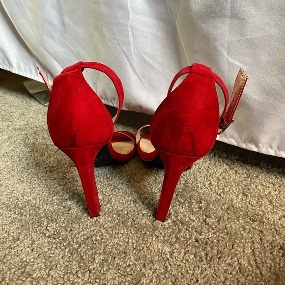 Red Heels - Picture 2 of 3